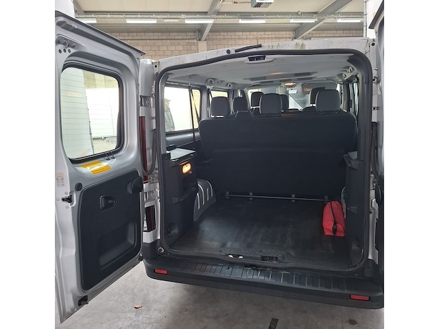 Bedrijfsauto, renault, trafic - afbeelding 30 van  39