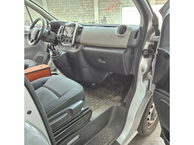 Bedrijfsauto, renault, trafic - afbeelding 29 van  45