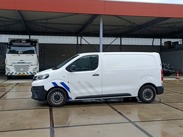 Bedrijfsauto, toyota, proace worker, 1.6 d-4d cool comfort, 2016 - afbeelding 32 van  32