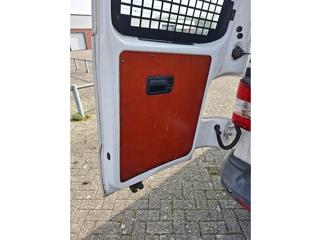 Bedrijfsauto, volkswagen, 2.0 tdi l1h1 dc trendline, 2011 - afbeelding 25 van  39