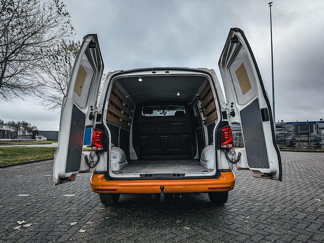 Bedrijfsauto volkswagen, transporter 2.0 tdi l2h1 28, bouwjaar 2021 - afbeelding 18 van  30