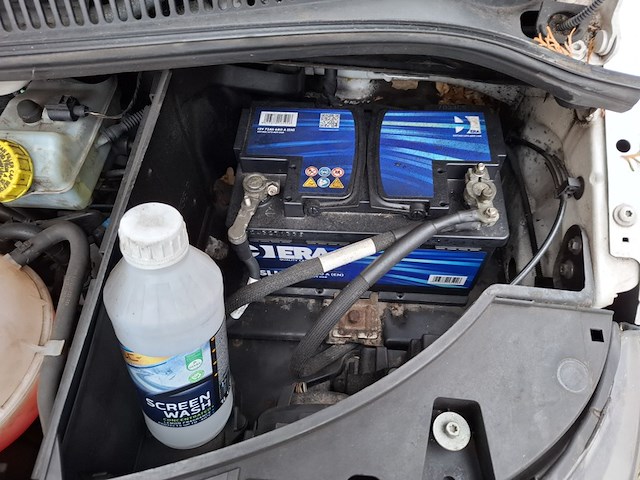 Bedrijfsauto, volkswagen, transporter 2.0tdi l1h2, 2010 - afbeelding 11 van  26