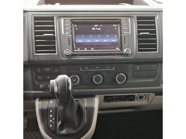 Bedrijfsauto, volkswagen, transporter - afbeelding 17 van  26