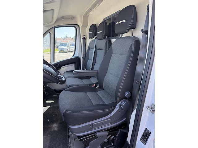 Bedrijfsbus fiat ducato 9v automaat met kenteken vfh-36-r - afbeelding 9 van  22