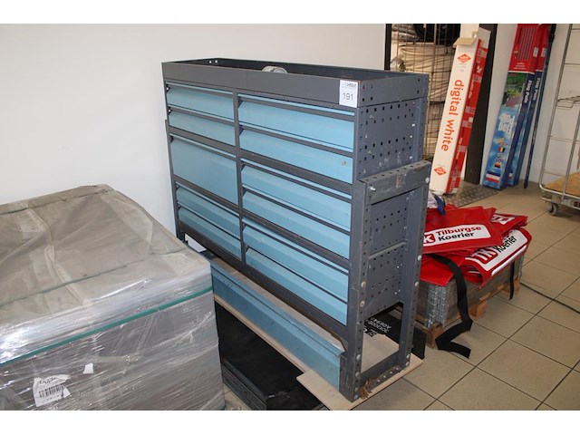 Bedrijfsbus inrichting met 9 laden en klep. afmeting 137 x 32 x 112 cm. - afbeelding 1 van  3