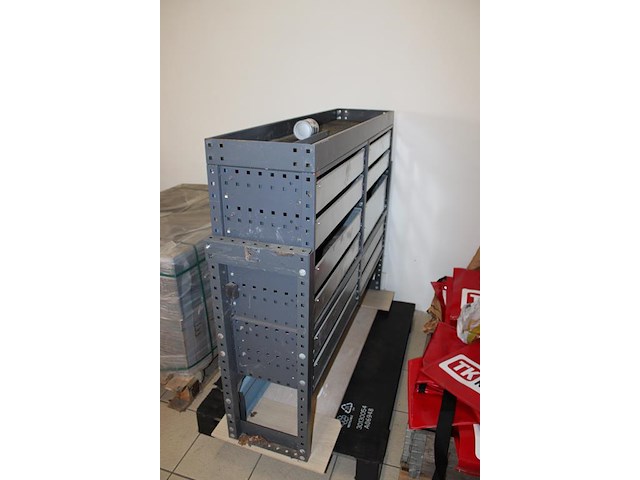 Bedrijfsbus inrichting met 9 laden en klep. afmeting 137 x 32 x 112 cm. - afbeelding 2 van  3