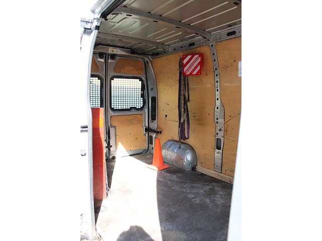 Bedrijfsbus nissan nv400 f35.13. met kilometerstand 154.313 km en kenteken vf-935-x. datum eerste tenaamste... - afbeelding 3 van  15