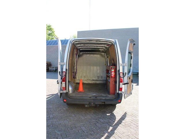 Bedrijfsbus nissan nv400 f35.13. met kilometerstand 154.313 km en kenteken vf-935-x. datum eerste tenaamste... - afbeelding 4 van  15