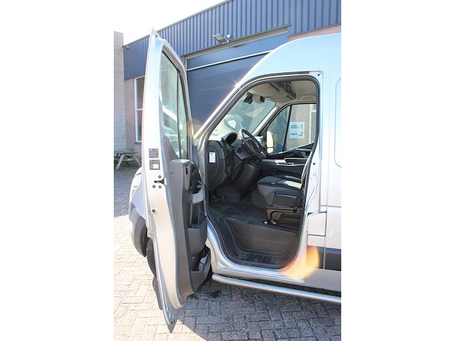 Bedrijfsbus nissan nv400 f35.13. met kilometerstand 154.313 km en kenteken vf-935-x. datum eerste tenaamste... - afbeelding 11 van  15