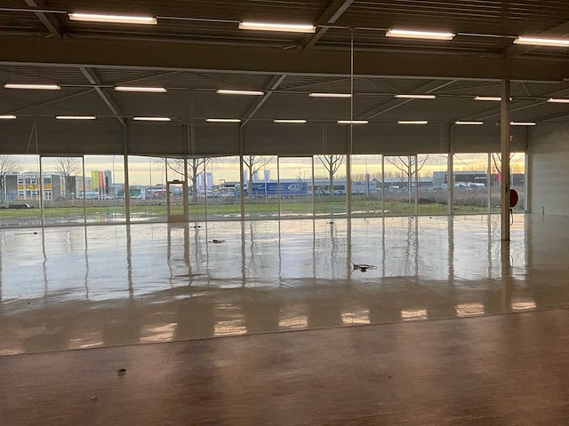 Bedrijfsgebouw 1074m2 - afbeelding 28 van  95