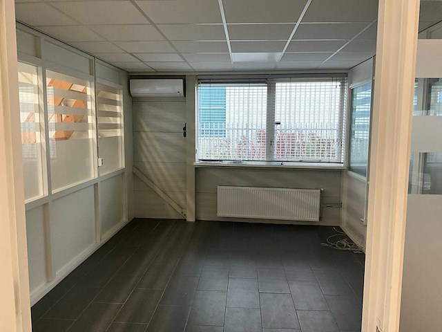 Bedrijfsgebouw 1074m2 - afbeelding 43 van  95