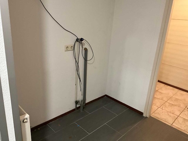 Bedrijfsgebouw 1074m2 - afbeelding 55 van  95