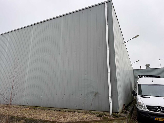 Bedrijfshal met staalconstructie 25x13 meter (325m2) - afbeelding 1 van  12