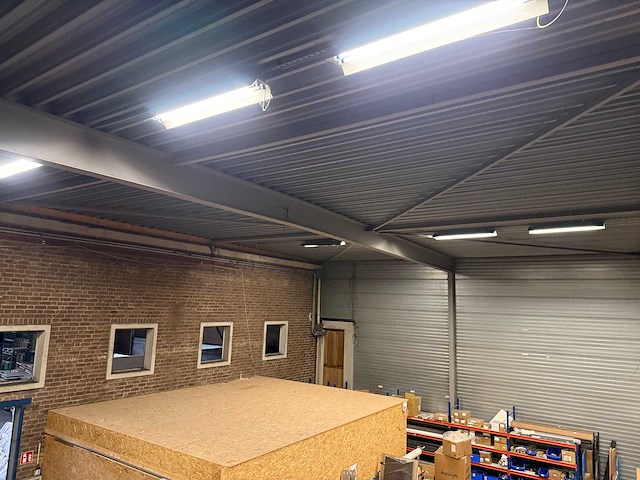 Bedrijfshal met staalconstructie 30x16,5 meter (500m2) - afbeelding 16 van  19