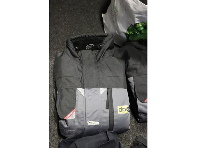 Bedrijfskleding, partij o.a. broeken, jassen, t-shirts, poloshirts & vesten - afbeelding 7 van  9
