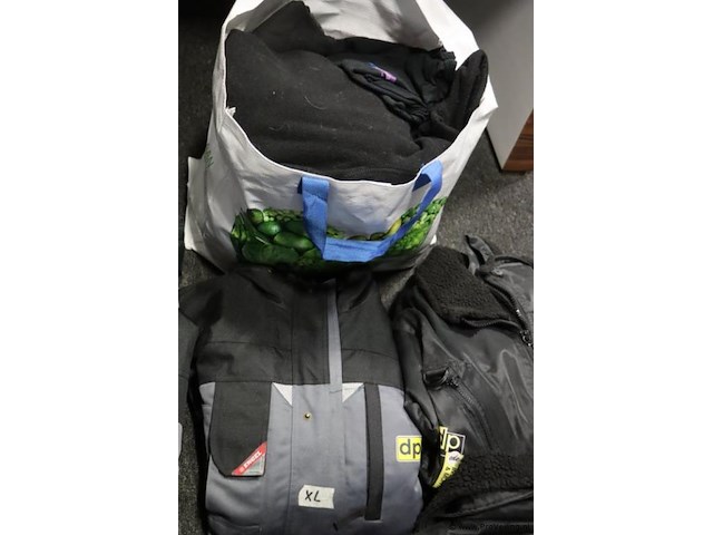 Bedrijfskleding, partij o.a. broeken, jassen, t-shirts, poloshirts & vesten - afbeelding 8 van  9