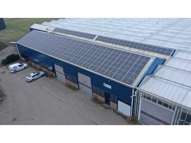 Bedrijfsruimte (443m2) - afbeelding 1 van  9