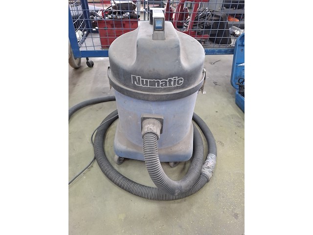 Bedrijfstofzuiger numatic - afbeelding 1 van  3