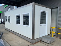 Bedrijfsunit met rvs technische installatie - afbeelding 1 van  19