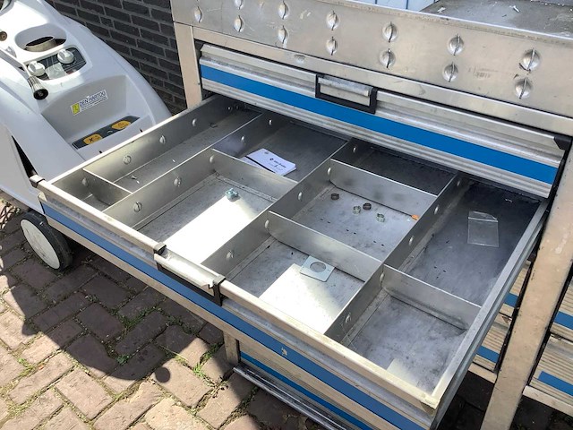 Bedrijfswagen inrichting - afbeelding 5 van  5