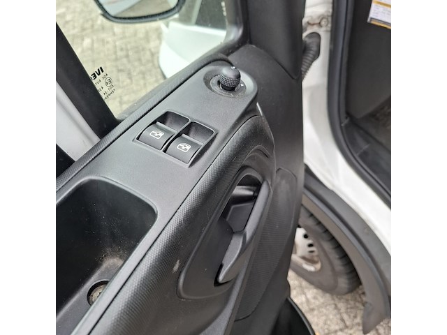 Bedrijfswagen, iveco, daily 35s15v 2.3 410, 2016 - afbeelding 2 van  39