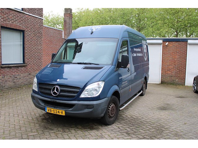 Bedrijfswagen mercedes benz sprinter met kenteken vb-024-k. datum 1e toelating 21-1-2013. apk vervaldatum 1... - afbeelding 1 van  21
