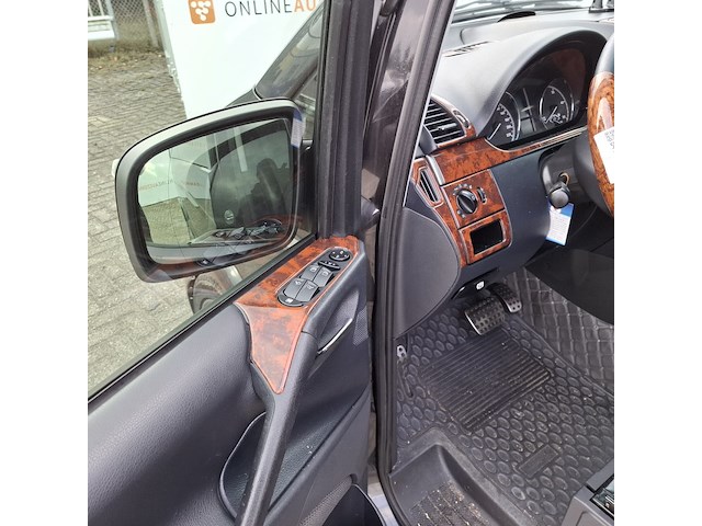 Bedrijfswagen, mercedes, viano - afbeelding 22 van  51