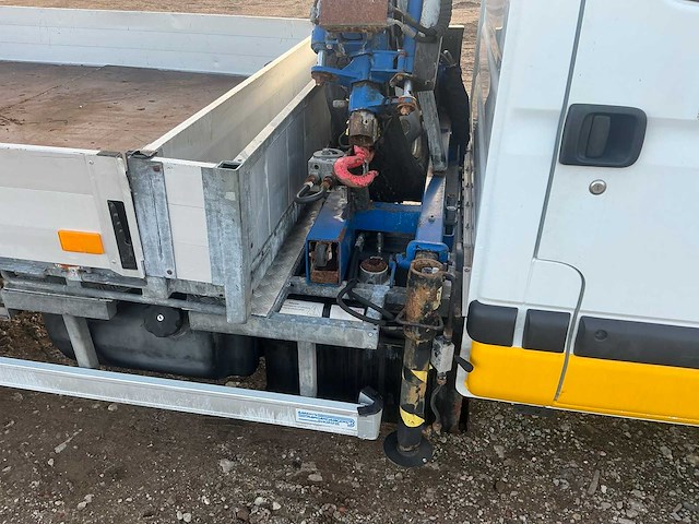 Bedrijfswagen met laadkraan - afbeelding 4 van  20