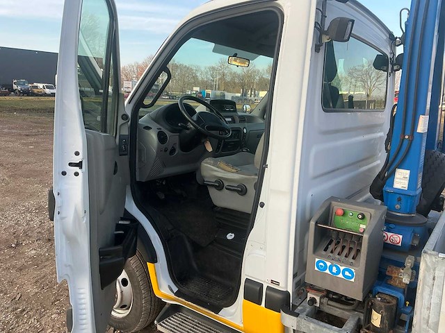 Bedrijfswagen met laadkraan - afbeelding 8 van  20