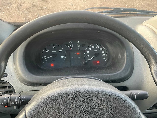 Bedrijfswagen met laadkraan - afbeelding 9 van  20