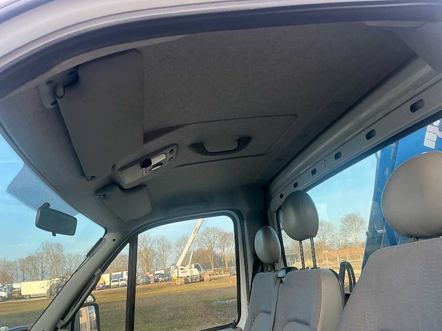 Bedrijfswagen met laadkraan - afbeelding 13 van  20