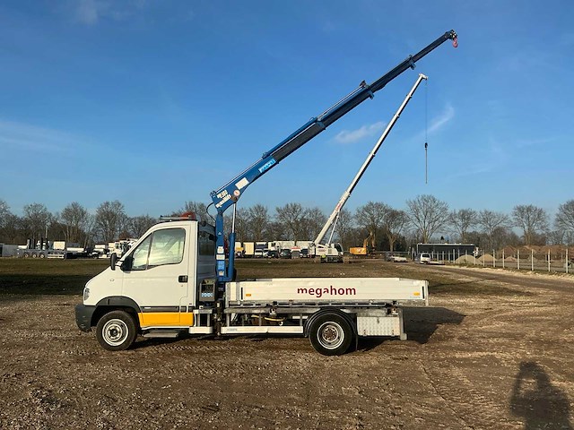 Bedrijfswagen met laadkraan - afbeelding 18 van  20