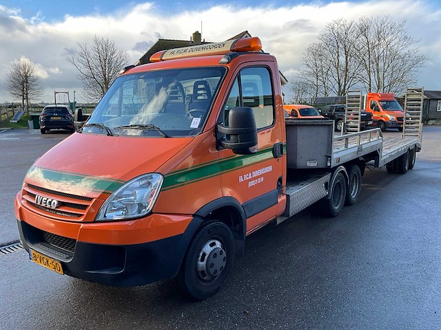 Bedrijfswagen met oplegger - afbeelding 1 van  26