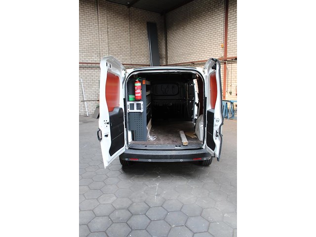 Bedrijfswagen opel combo met kenteken v-187-pn. datum eerste toelating 12-06-2018. vervaldatum apk 22-03-20... - afbeelding 3 van  12
