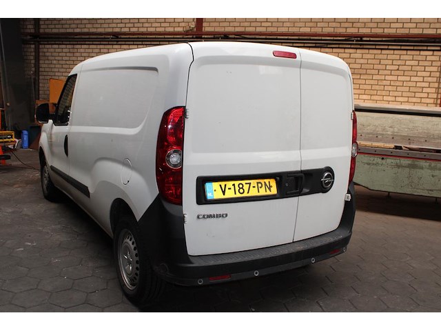 Bedrijfswagen opel combo met kenteken v-187-pn. datum eerste toelating 12-06-2018. vervaldatum apk 22-03-20... - afbeelding 7 van  12