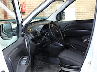 Bedrijfswagen opel combo met kenteken v-187-pn. datum eerste toelating 12-06-2018. vervaldatum apk 22-03-20... - afbeelding 8 van  12