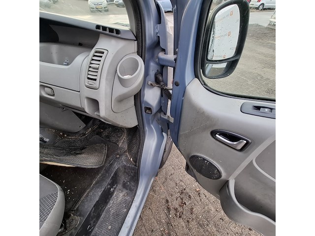 Bedrijfswagen opel, vivaro 2.5, bouwjaar 2011 - afbeelding 36 van  47