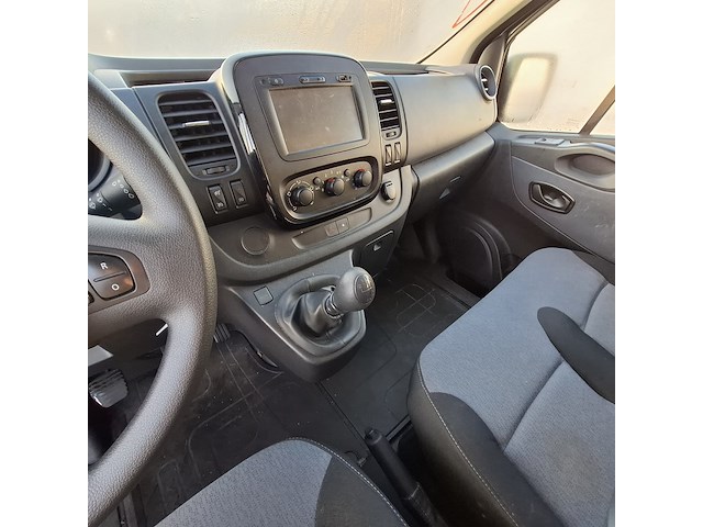 Bedrijfswagen, opel, vivaro - afbeelding 24 van  46