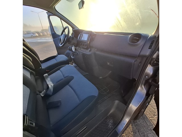 Bedrijfswagen, opel, vivaro - afbeelding 30 van  46