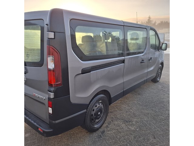 Bedrijfswagen, opel, vivaro - afbeelding 42 van  46