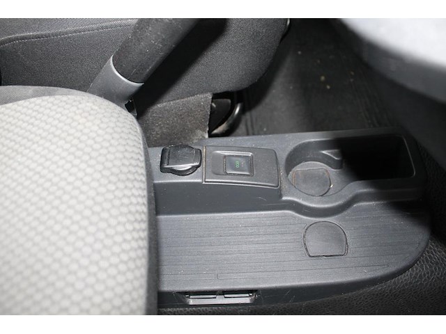 Bedrijfswagen renault kangoo diesel 1.5 dci 90 pk fw51k1 met kenteken vxn-20-p. datum eerste toelating 11... - afbeelding 9 van  18