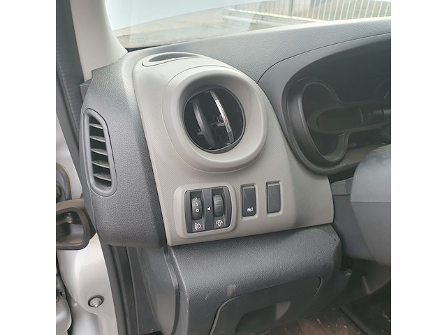 Bedrijfswagen, renault, trafic - afbeelding 38 van  50