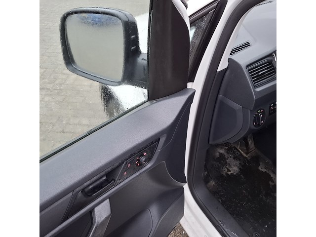 Bedrijfswagen, volkswagen, caddy - afbeelding 16 van  44