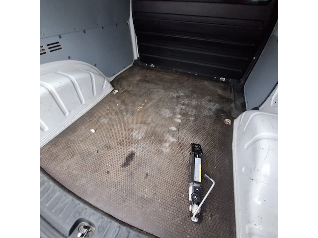 Bedrijfswagen, volkswagen, caddy - afbeelding 28 van  44
