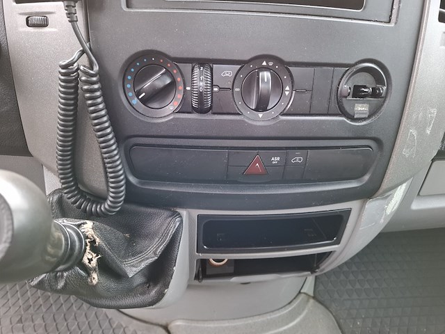 Bedrijfswagen, volkswagen, crafter 35 2.0 met oprijramp, 2011 - afbeelding 33 van  40