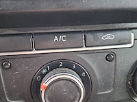 Bedrijfswagen, volkswagen, transporter, 2.0 tdi l1h1 highline - afbeelding 15 van  47