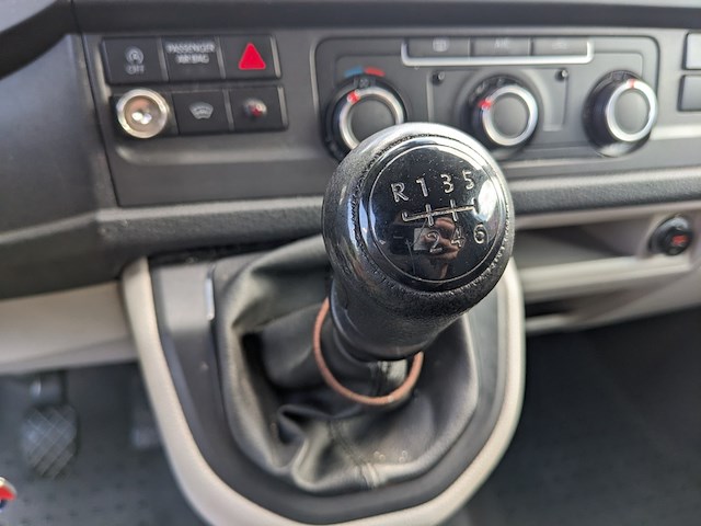 Bedrijfswagen, volkswagen, transporter 2.0 tdi l2h1 highline, wit, 2018 - afbeelding 8 van  33