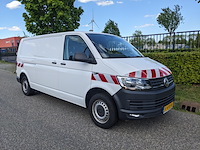 Bedrijfswagen, volkswagen, transporter 2.0 tdi l2h1 highline, wit, 2018 - afbeelding 1 van  33