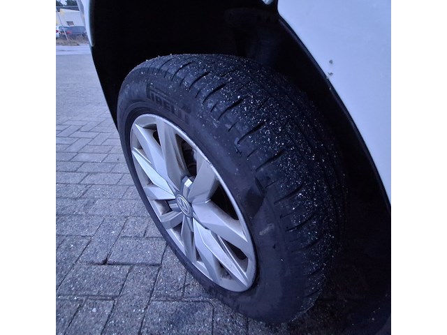 Bedrijfswagen, volkswagen, transporter - afbeelding 2 van  46