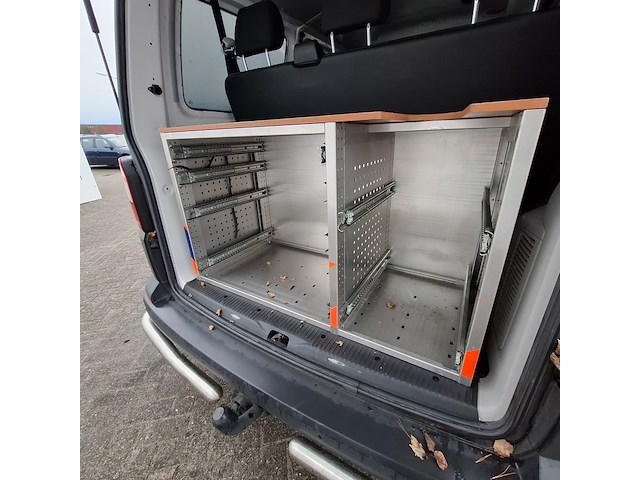Bedrijfswagen, volkswagen, transporter - afbeelding 28 van  46